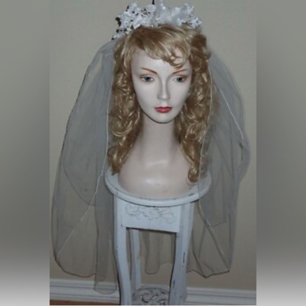 Vintage 1920s Bridal Headpiece with small Wax Flowers and Beads - Picture 8 of 9